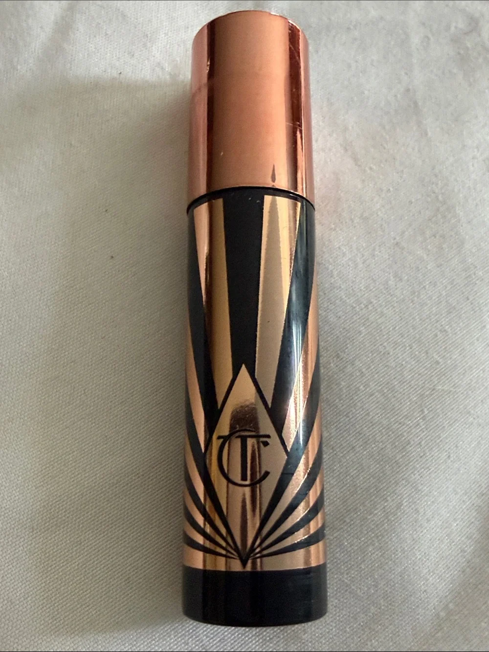 Charlotte Tilbury volumizing mascara